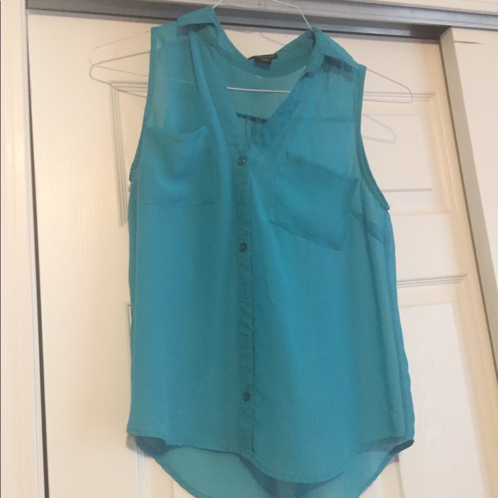 Sleeveless Blouse